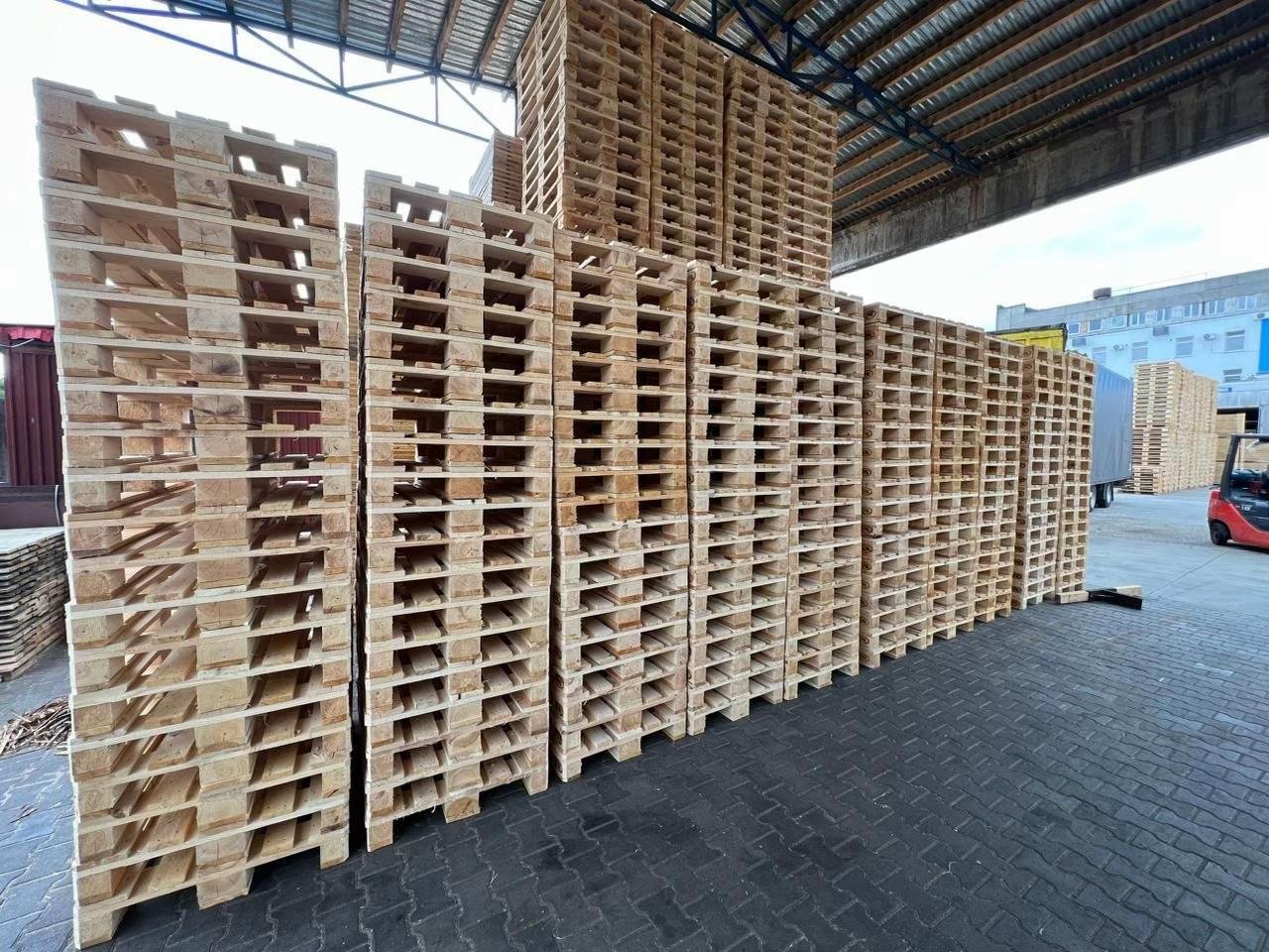 Bulk euro pallets
